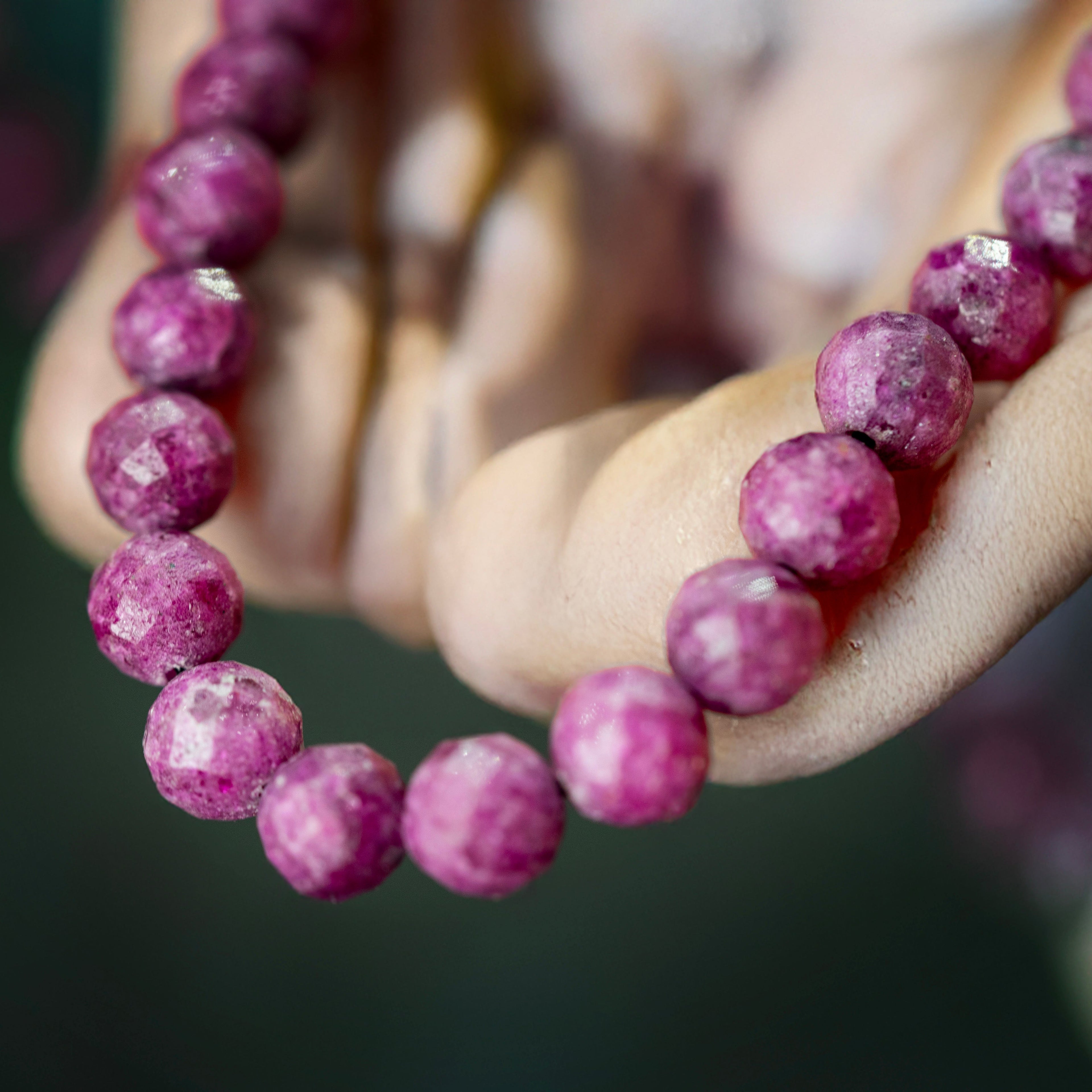 Pulsera rubí facetado