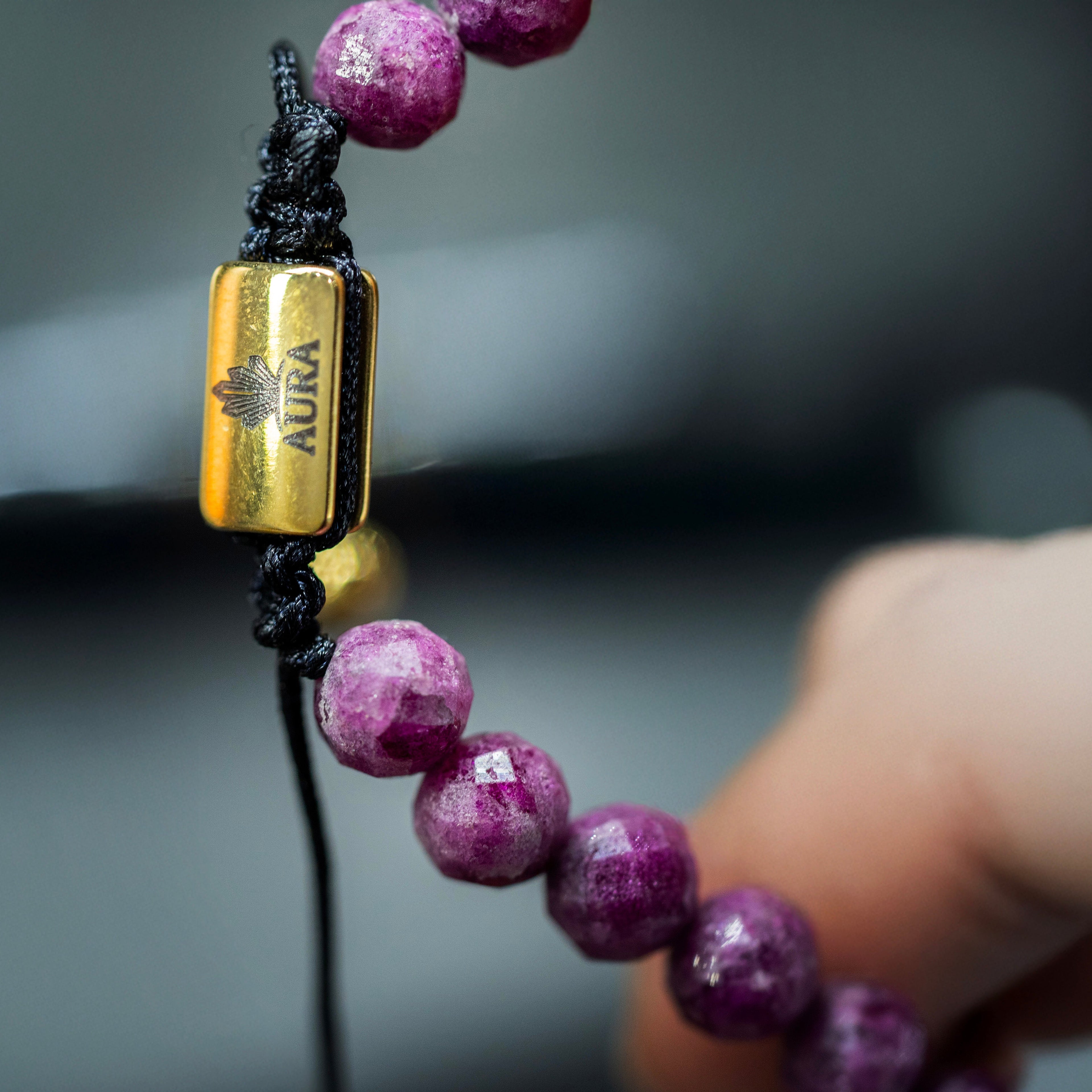 Pulsera rubí facetado