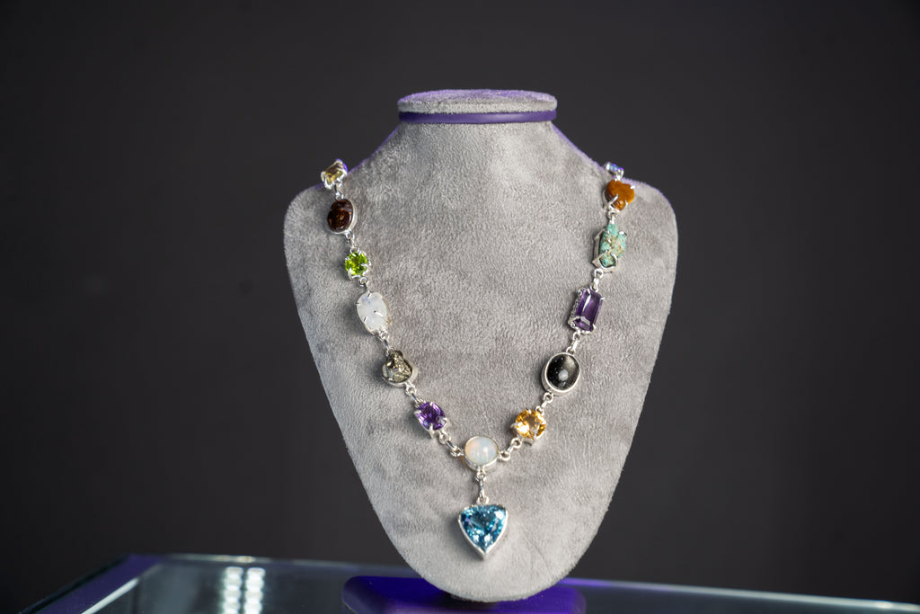 Collar Universo de Gemas