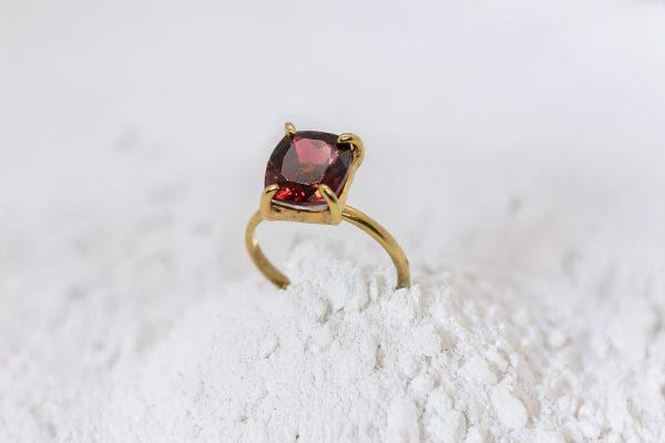 Anillo Turmalina roja en oro 10k - Imagen 4