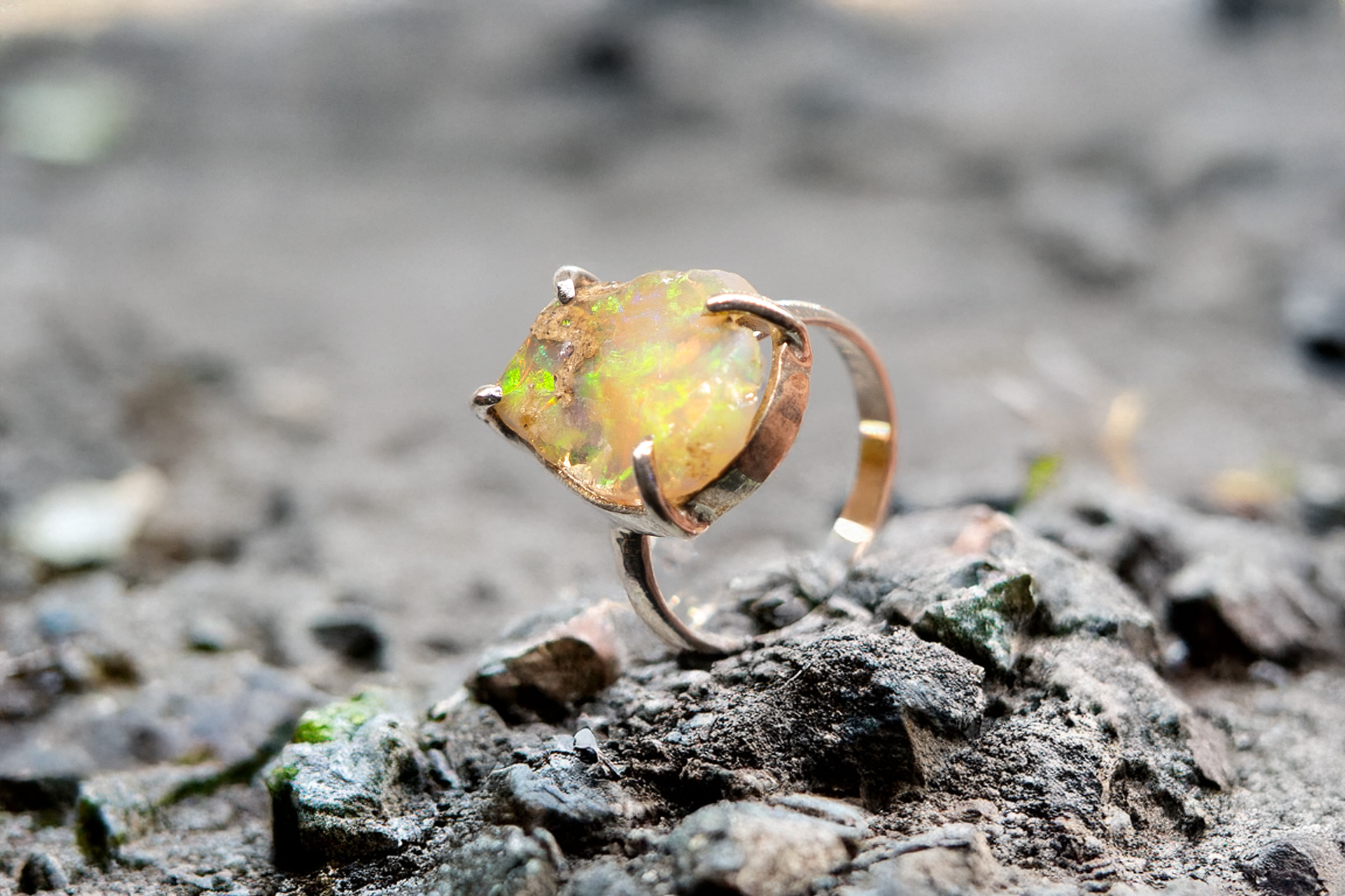 Anillo de Opalo rústico en plata - Imagen 5
