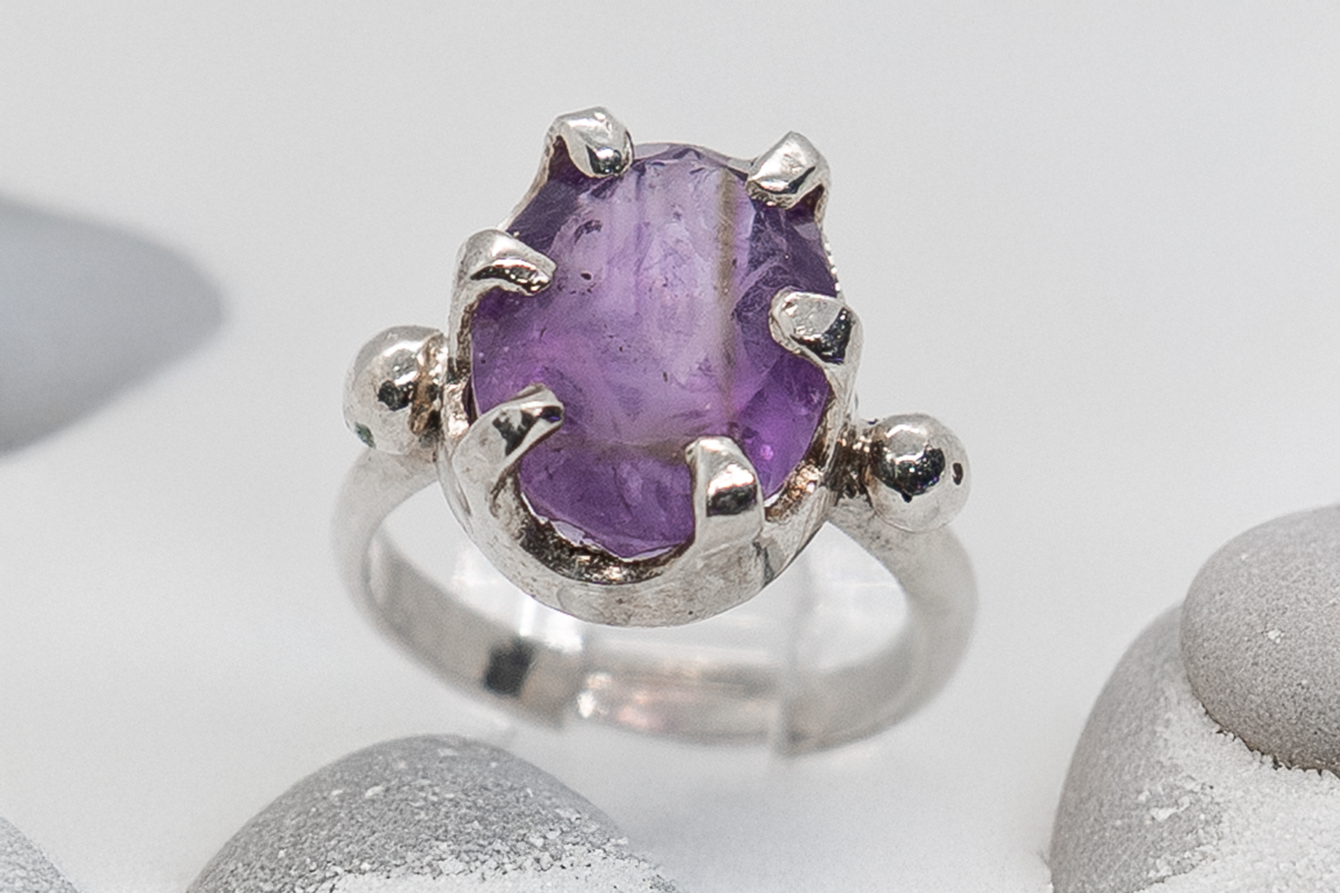 Anillo de Amatista en plata