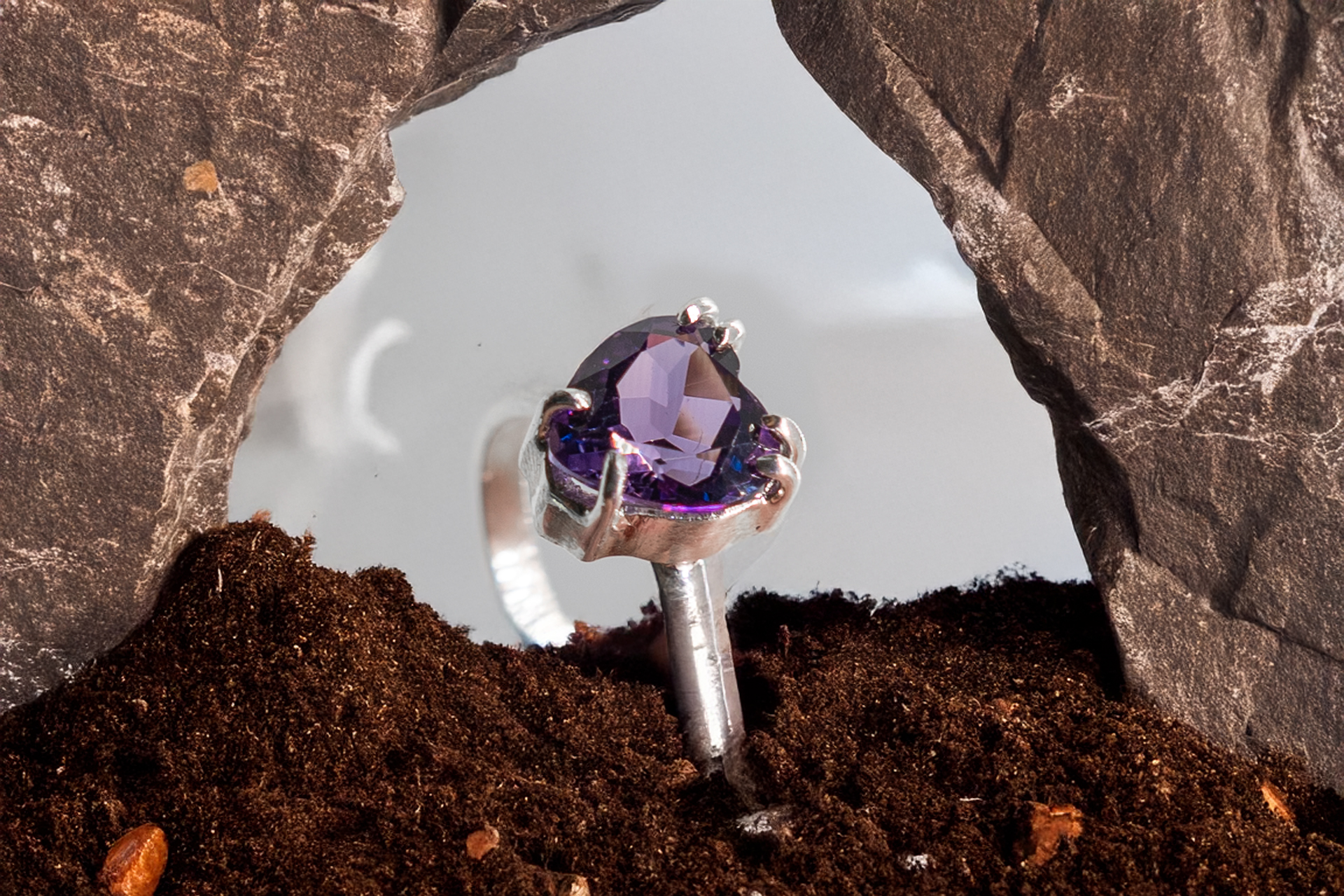 Anillo de corazón facetado amatista en plata - Imagen 2