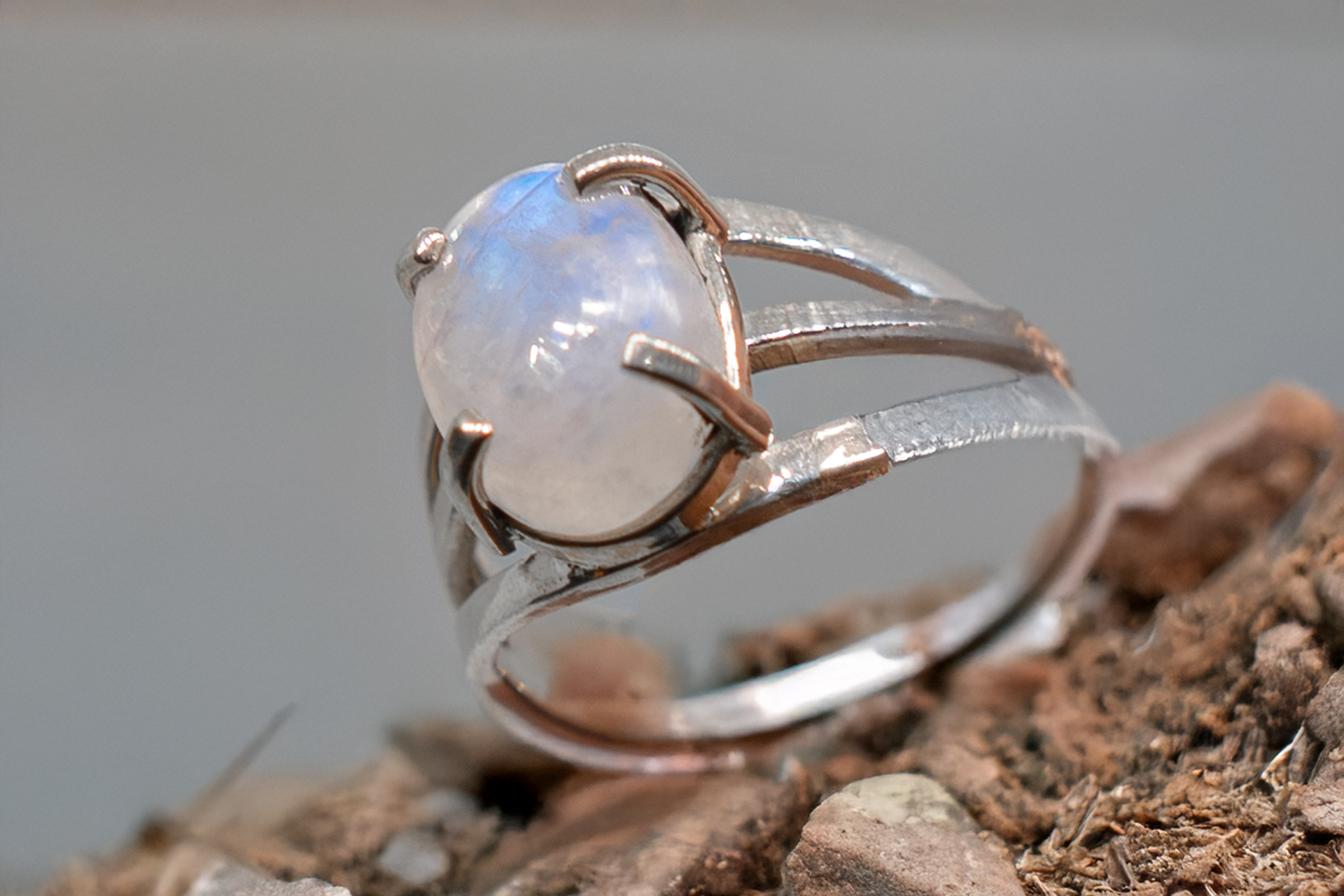 Anillo de piedra luna en plata - Imagen 3