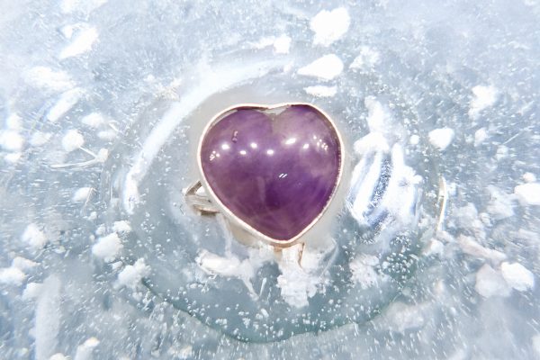 Anillo corazón de amatista en plata - Imagen 2