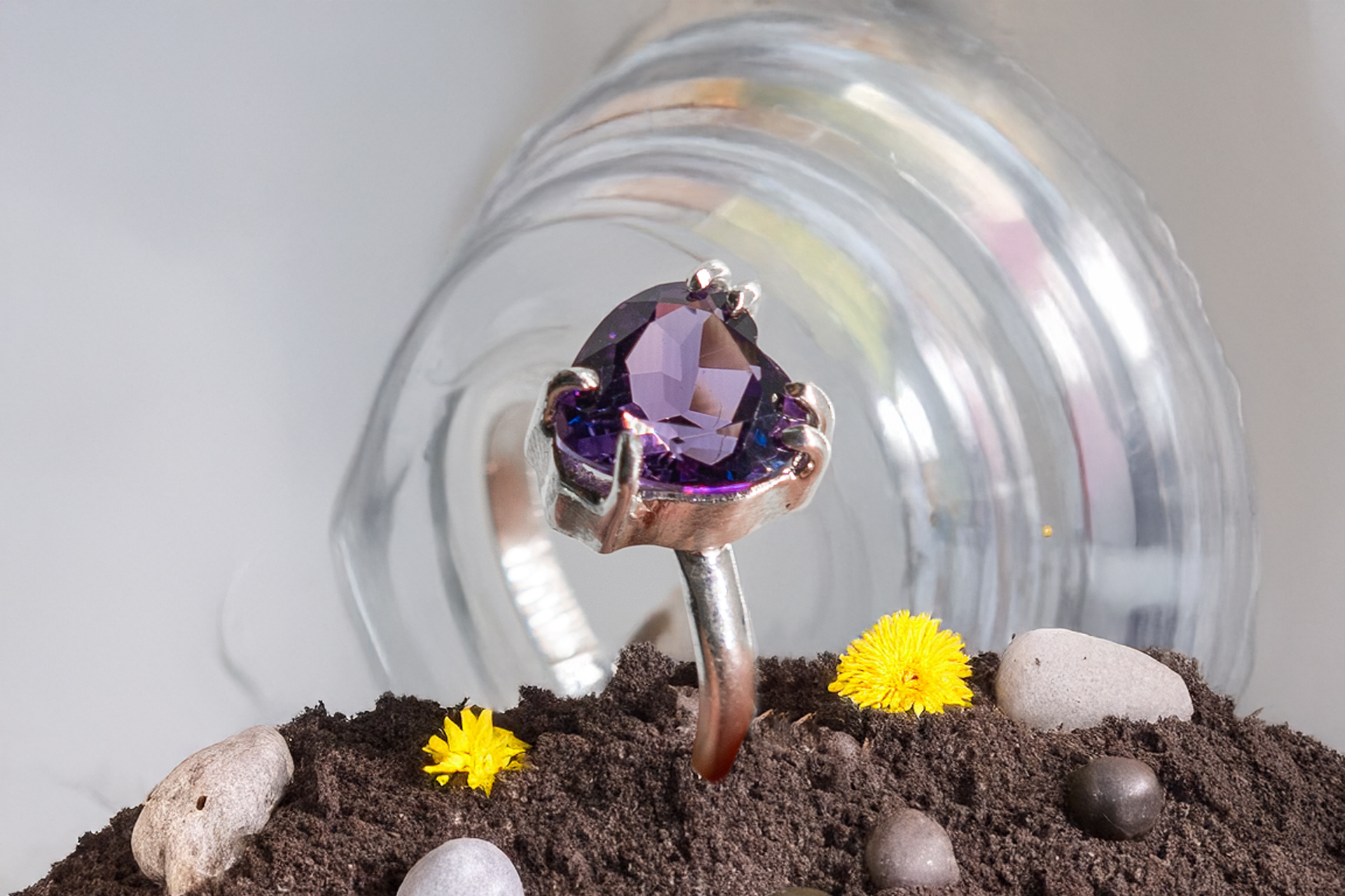 Anillo de corazón facetado amatista en plata - Imagen 5